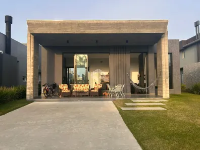 Casa de Condomínio com 4 Quartos à venda, 170m² no Capão da Canoa, Capão da Canoa