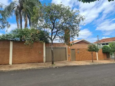 Casa com 3 Quartos à venda, 392m² no Vila Harmonia, Araraquara