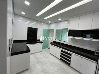 Casa com 3 Quartos para alugar, 146m² no Jardim Europa, Uberlândia