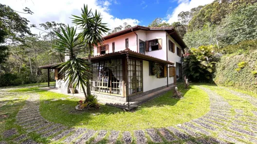 Fazenda/Sítio com 3 Quartos à venda, 251m² no Chácara Paraíso, Nova Friburgo