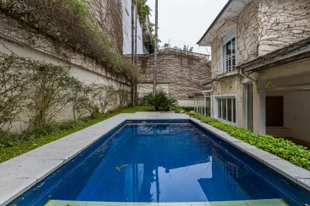 Casa de Condomínio com 4 Quartos à venda, 440m² no Jardim Leonor, São Paulo