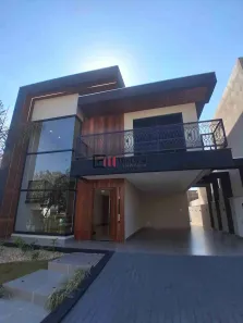 Sobrado com 4 Quartos à venda, 208m² no Conjunto Habitacional Alexandre Urbanas, Londrina