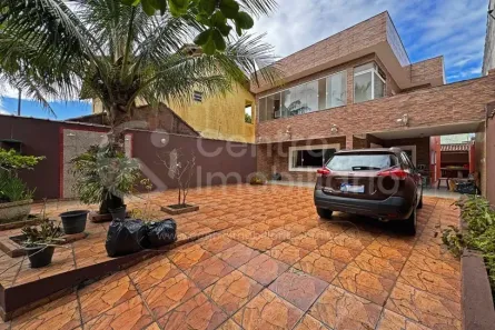 Casa com 7 Quartos à venda, 276m² no Belmira Novaes, Peruíbe