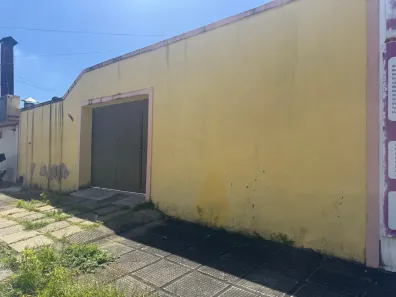 Casa com 3 Quartos para alugar, 200m² no Pinheiro, Maceió