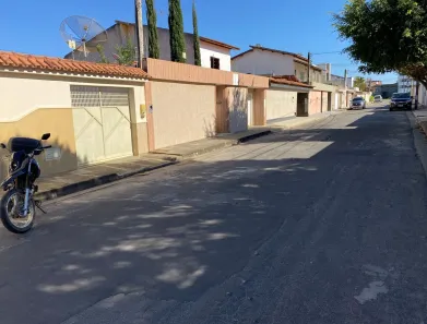 Casa com 3 Quartos à venda, 300m² no Candeias, Vitória da Conquista