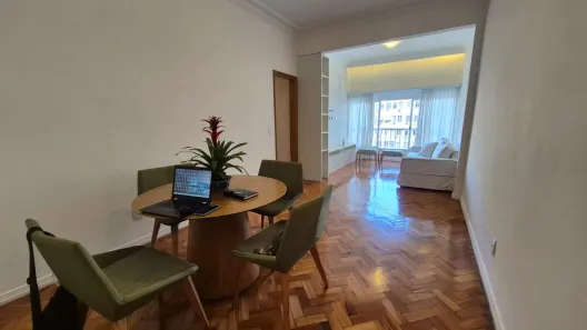 Apartamento com 2 Quartos para alugar, 80m² no Copacabana, Rio de Janeiro
