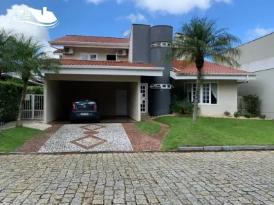Casa com 4 Quartos à venda, 318m² no Estados, Balneário Camboriú