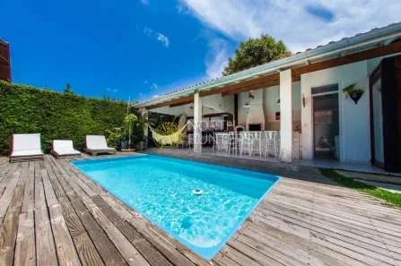 Casa com 4 Quartos para alugar, 450m² no Jurerê Internacional, Florianópolis