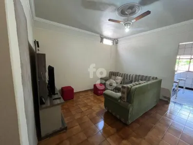 Casa com 2 Quartos à venda, 150m² no Jardim das Palmeiras, Uberlândia