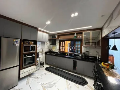 Sobrado com 3 Quartos à venda, 125m² no Parque Urupês, Taubaté