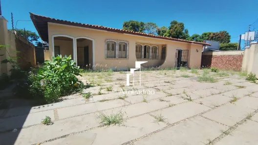 Imóvel Comercial com 3 Quartos para alugar, 220m² no Jóquei, Teresina