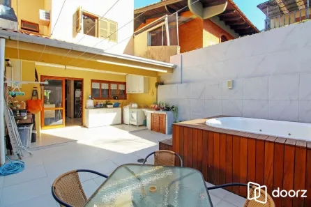 Casa com 3 Quartos à venda, 286m² no Vila Ipiranga, Porto Alegre