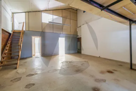 Galpão/Depósito/Armazém para alugar, 181m² no Passo da Areia, Porto Alegre