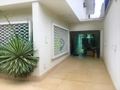 Casa com 3 Quartos à venda, 300m² no Gonzaga, Santos