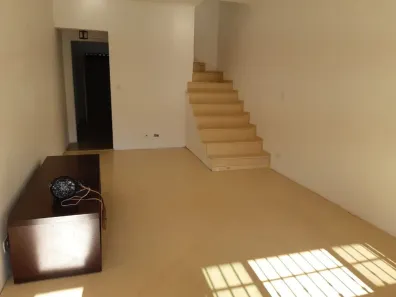 Sobrado com 2 Quartos à venda, 180m² no Vila São Vicente, São Paulo