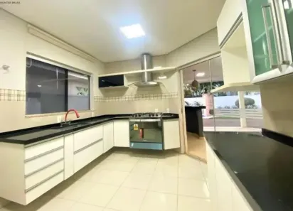 Casa de Condomínio com 4 Quartos para alugar, 255m² no Jardim Imperial, Cuiabá
