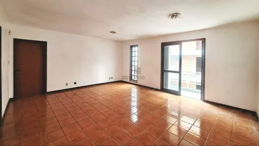 Apartamento com 3 Quartos para alugar, 125m² no Nossa Senhora de Lourdes, Santa Maria