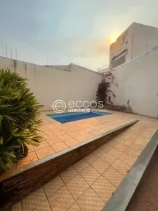Casa com 2 Quartos à venda, 347m² no Jardim Patrícia, Uberlândia