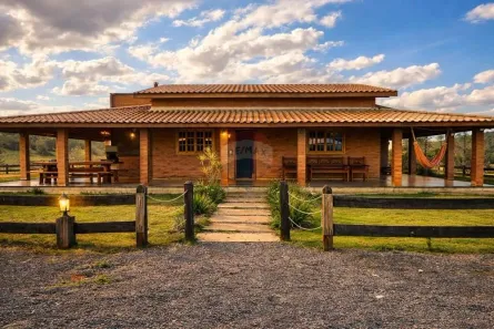 Fazenda/Sítio com 3 Quartos à venda, 82000m² no Caldas, Caldas