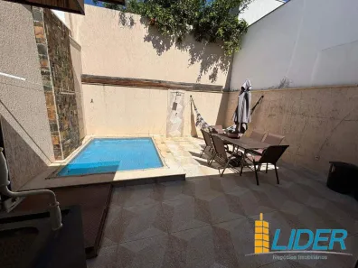 Casa de Condomínio com 2 Quartos à venda, 100m² no Aclimação, Uberlândia