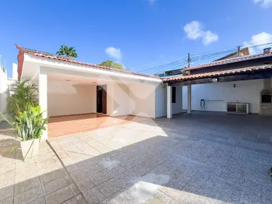 Casa com 4 Quartos para alugar, 330m² no Capim Macio, Natal