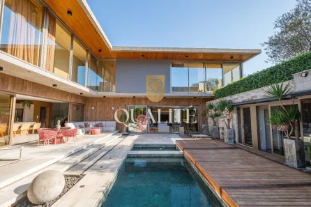 Casa de Condomínio com 4 Quartos à venda, 753m² no Cacupé, Florianópolis