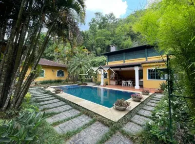 Casa com 4 Quartos à venda, 270m² no Centro, Petrópolis