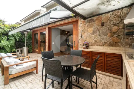 Casa de Condomínio com 3 Quartos à venda, 195m² no Alto de Pinheiros, São Paulo