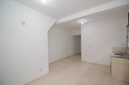 Casa com 2 Quartos para alugar, 60m² no Centro, Guarulhos