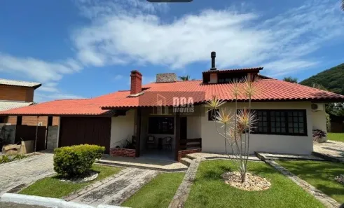 Casa de Condomínio com 3 Quartos à venda, 226m² no Sambaqui, Florianópolis