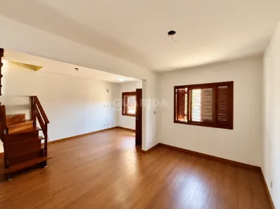 Casa de Condomínio com 3 Quartos para alugar, 70m² no Vila Jardim, Porto Alegre