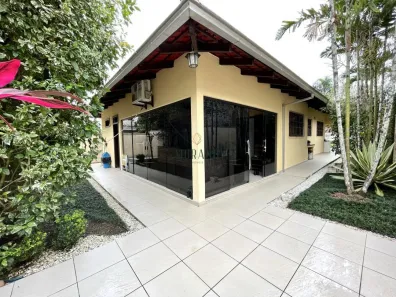 Casa com 3 Quartos à venda, 161m² no Bom Retiro, Joinville