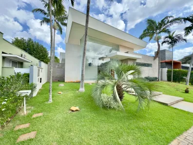 Sobrado com 3 Quartos à venda, 710m² no Jardins Paris, Goiânia