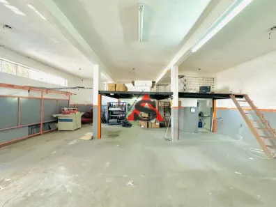Galpão/Depósito/Armazém para alugar, 120m² no Vila Firmiano Pinto, São Paulo