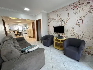 Apartamento com 4 Quartos para alugar, 144m² no Centro, Balneário Camboriú