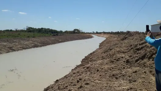 Fazenda/Sítio com 4 Quartos à venda, 215m² no Centro, Cocalinho