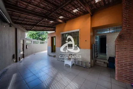 Casa com 3 Quartos para alugar, 177m² no Embaré, Santos
