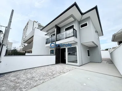 Sobrado com 3 Quartos à venda, 100m² no Pagani, Palhoça