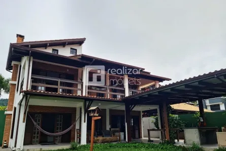 Casa com 2 Quartos para alugar, 124m² no Morro das Pedras, Florianópolis