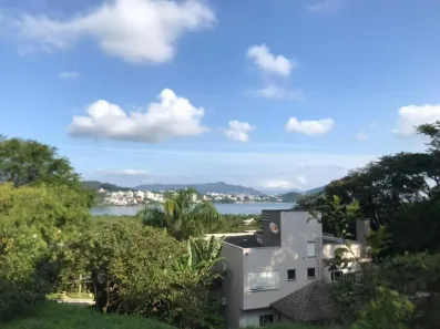 Lote/Terreno à venda, 700m² no Cacupé, Florianópolis