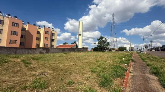 Lote/Terreno à venda, 300m² no Parque das Laranjeiras, Maringá