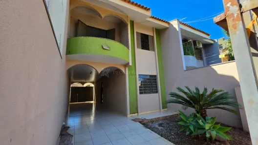 Sobrado com 2 Quartos à venda, 196m² no Vila Bosque, Maringá