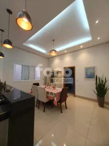 Casa com 4 Quartos para alugar, 320m² no Santa Mônica, Uberlândia