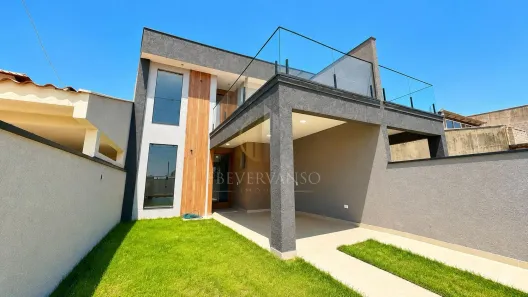 Sobrado com 4 Quartos à venda, 175m² no Guaratuba, Guaratuba