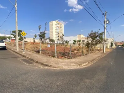 Lote/Terreno à venda, 334m² no Aclimação, Uberlândia
