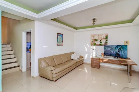 Casa com 4 Quartos à venda, 180m² no Estados, Balneário Camboriú