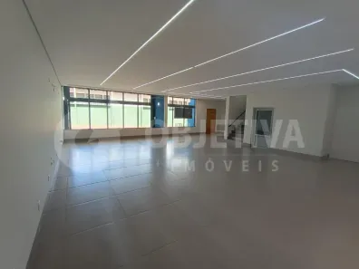 Prédio Comercial à venda, 320m² no Martins, Uberlândia