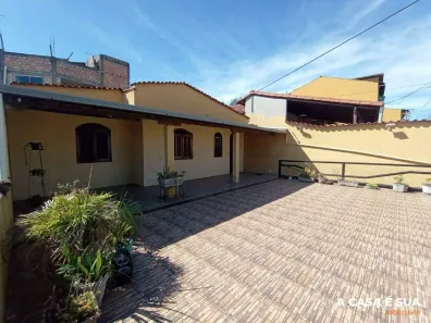 Casa com 6 Quartos à venda, 200m² no Monte Castelo, Contagem