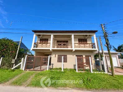 Sobrado com 4 Quartos para alugar, 150m² no Tramandaí, Tramandaí
