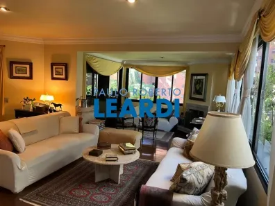 Apartamento com 4 Quartos para alugar, 300m² no Jardim Vitória Régia, São Paulo